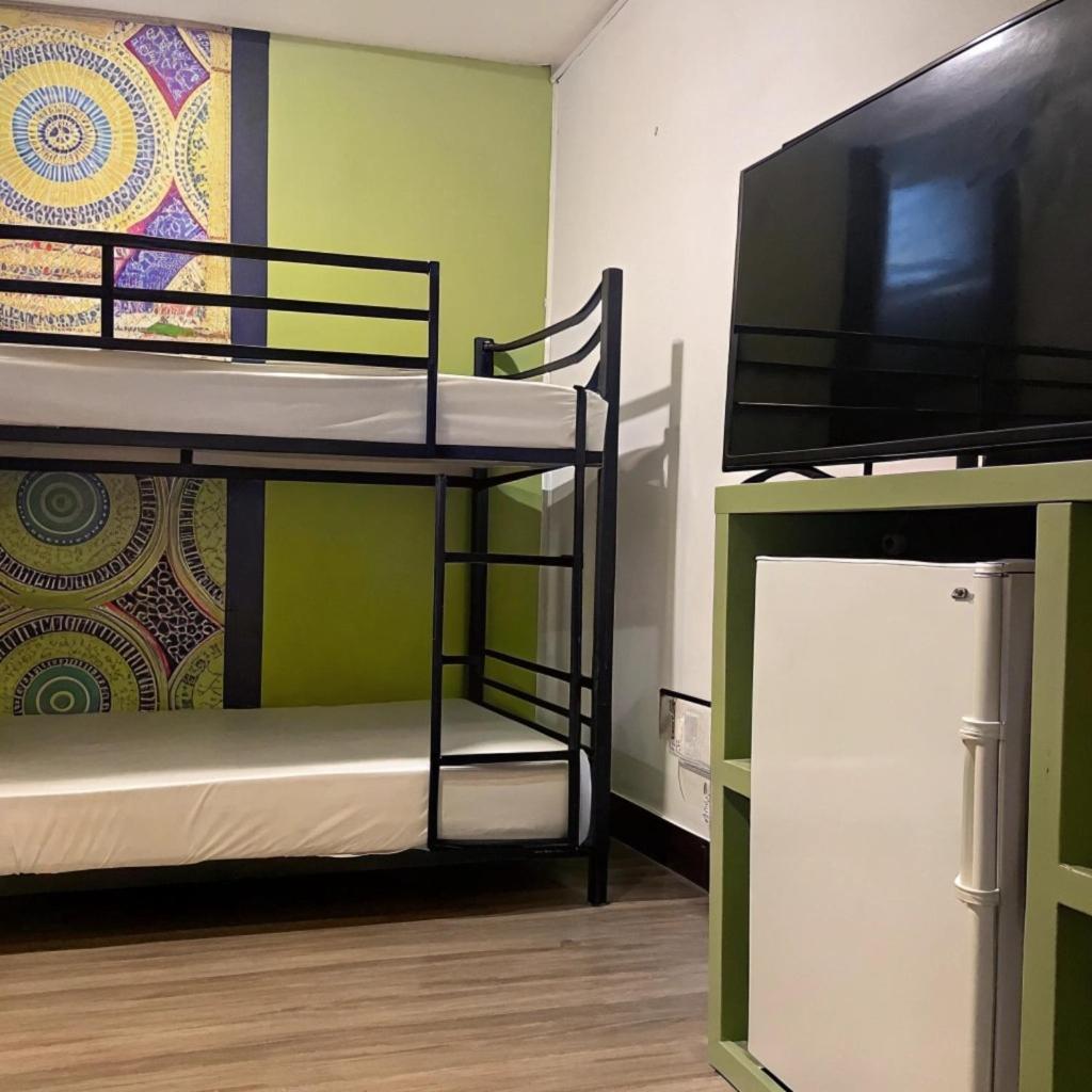 Ferienwohnung 逢甲柏斯青年旅棧 Taichung Exterior foto